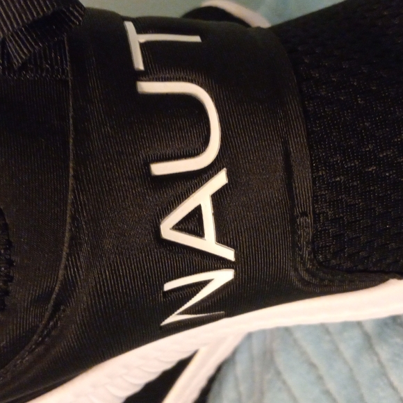 Brand new mens Nautica sneakers - Picture 2 of 4